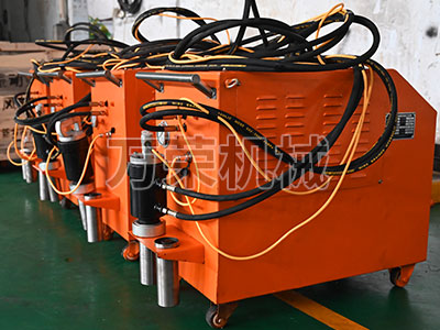 新型環(huán)槽鉚釘機